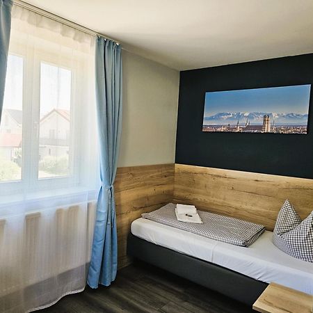 Novitel Pension Pliening - Muenchen Messe ภายนอก รูปภาพ