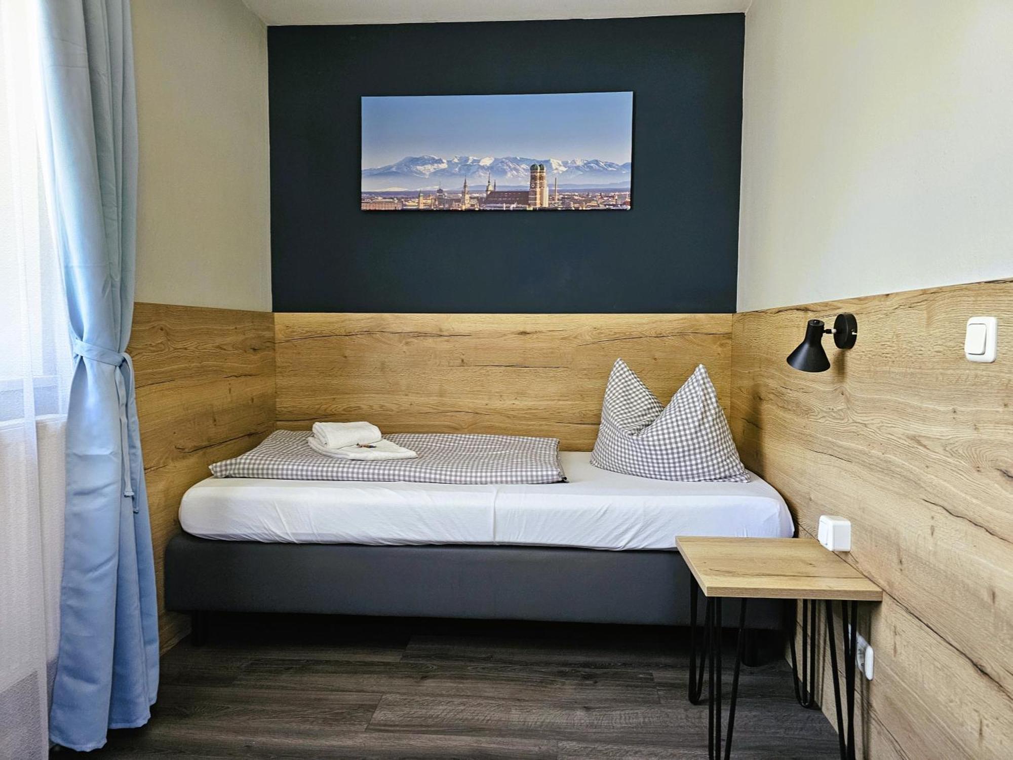 Novitel Pension Pliening - Muenchen Messe ภายนอก รูปภาพ