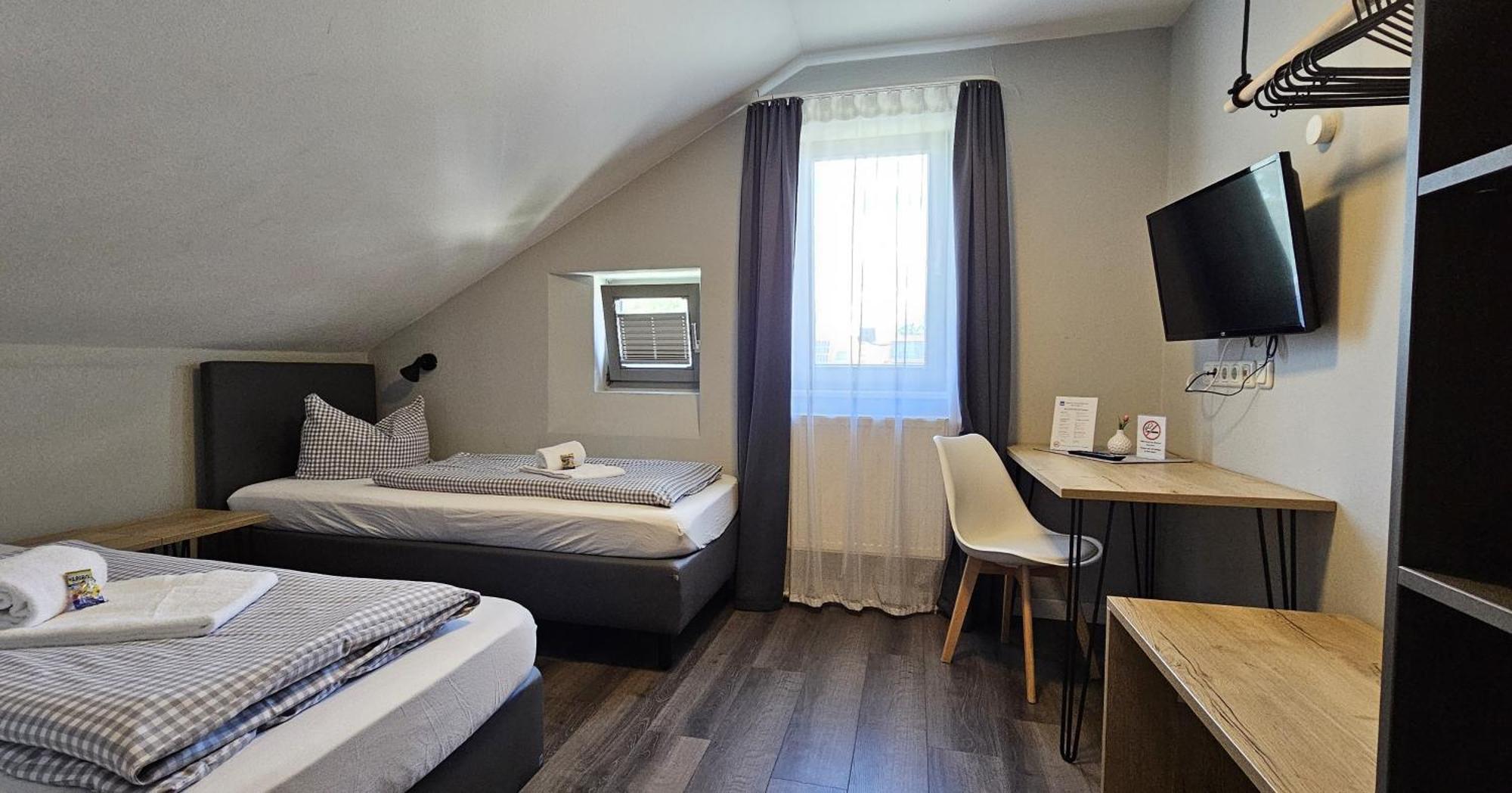 Novitel Pension Pliening - Muenchen Messe ภายนอก รูปภาพ